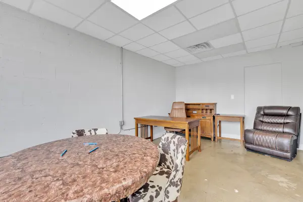 204 5th Ave #E, Springfield, TN 37172