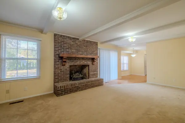 401 Twelve Oaks Rd, Tullahoma, TN 37388