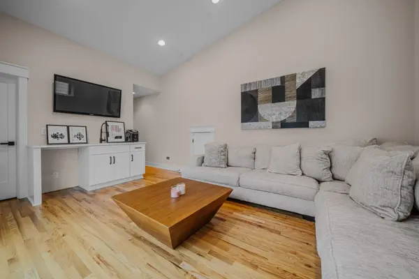 3109A Curtis St, Nashville, TN 37218