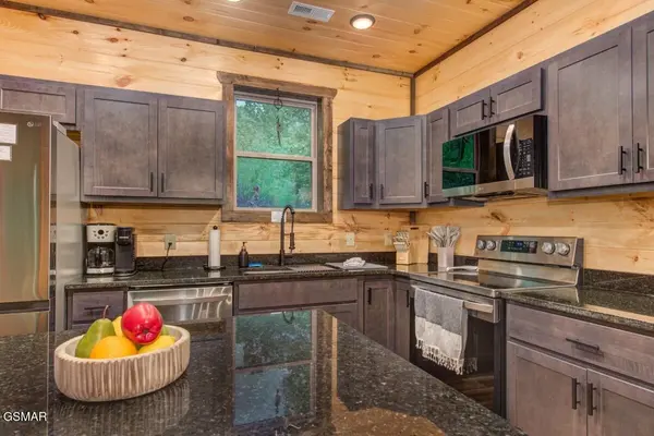 985 King Branch Road, Sevierville, TN 37876