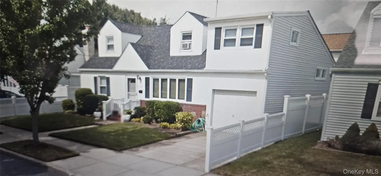 126 Waterford RD #Lower, Island Park, NY 11558