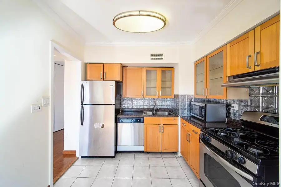 119-49 Union Turnpike #6C, Forest Hills, NY 11375