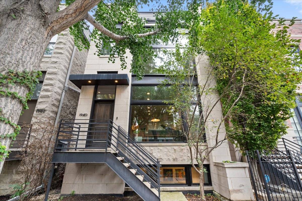 1940 W Wabansia AVE, Chicago, IL 60622