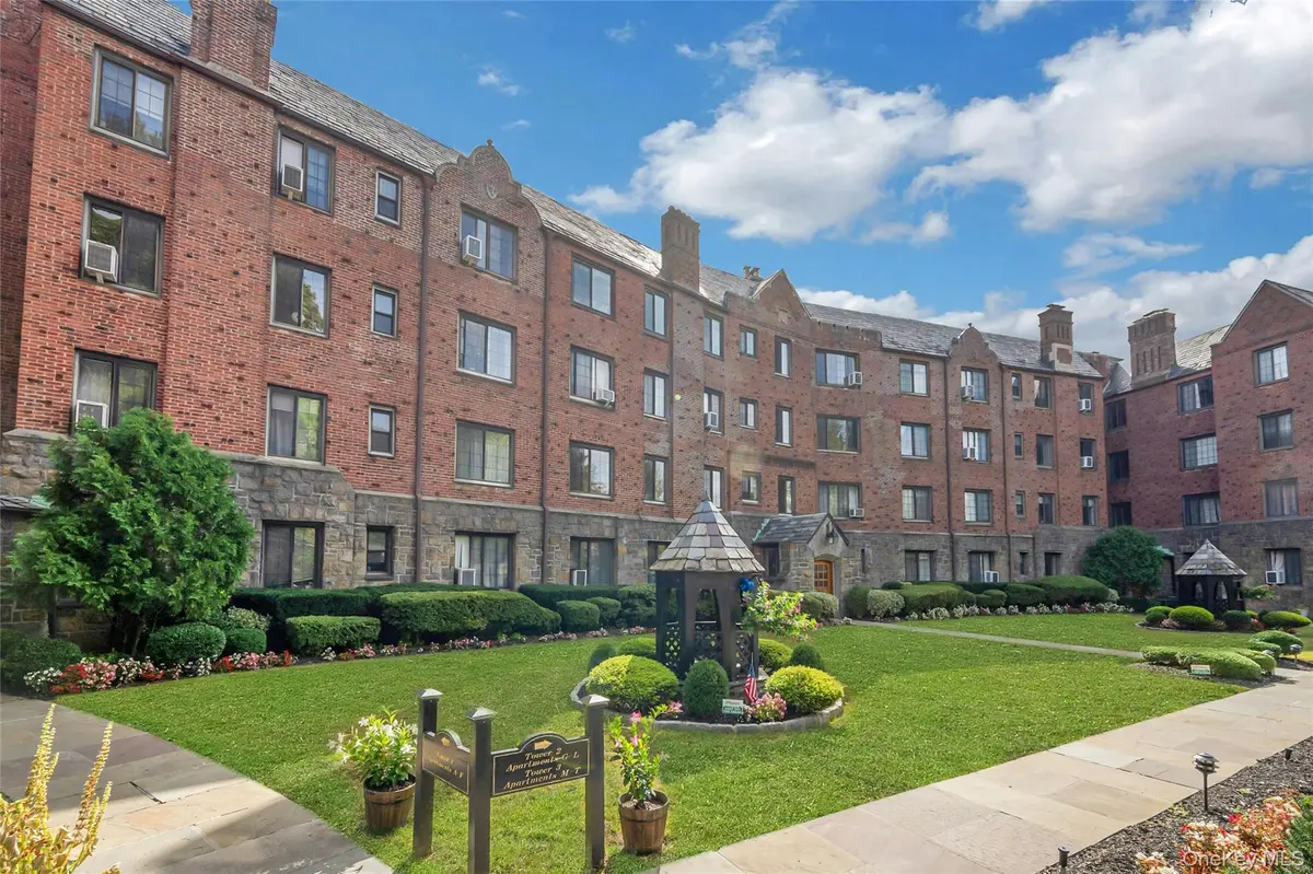 914 Wynnewood RD #1A, Pelham, NY 10803