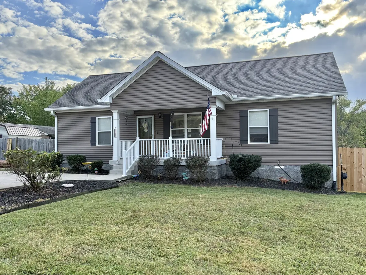 2122 Webster St, Greenbrier, TN 37073