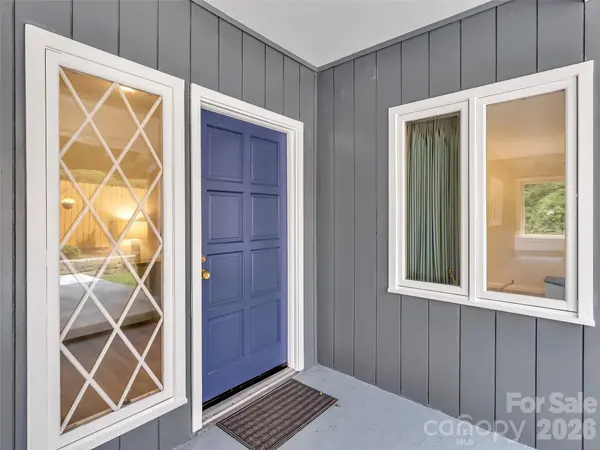 354 Woodside CIR, Waynesville, NC 28786