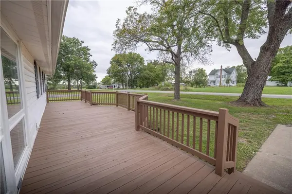 420 S 8th ST, Breckenridge, MO 64625