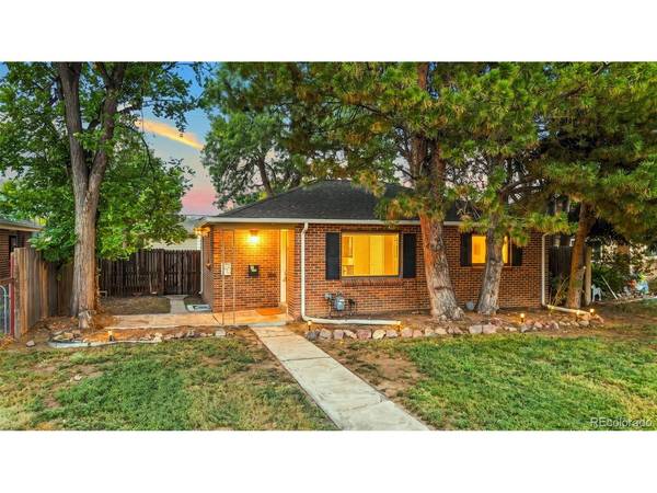 3395 N Oneida, Denver, CO 80207
