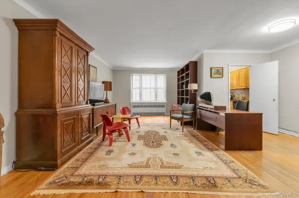 83-33 Austin ST #6G, Kew Gardens, NY 11415