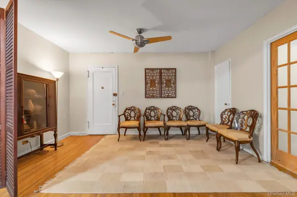 83-33 Austin ST #6G, Kew Gardens, NY 11415