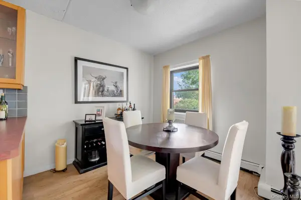 71-24 Sutton PL #3FL., Fresh Meadows, NY 11365