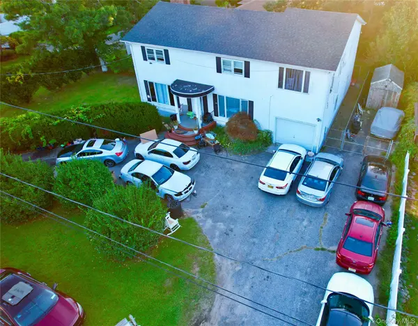 60 Knapp RD, Mastic Beach, NY 11951