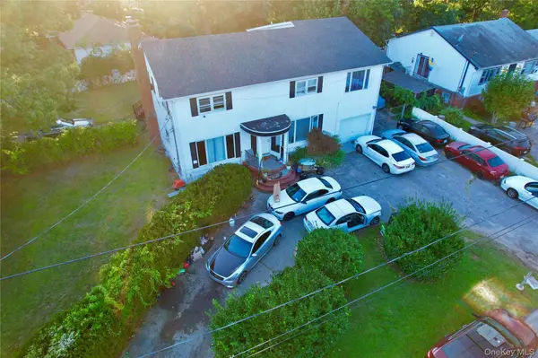 60 Knapp RD, Mastic Beach, NY 11951