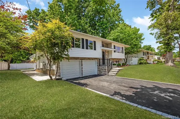 145 Lenore LN, Centereach, NY 11720