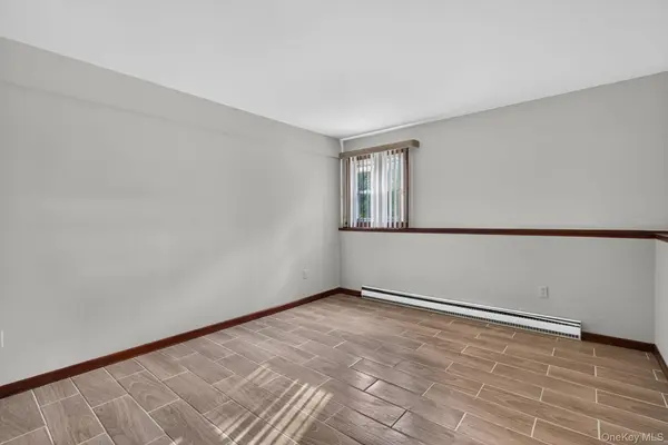 155 Stoneleigh AVE, Carmel, NY 10512