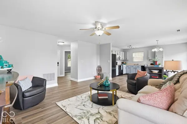 18084 Sanibel CIR, Westfield, IN 46062