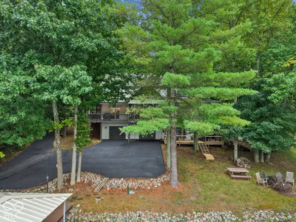 3932 E Rembrandt DR, Martinsville, IN 46151