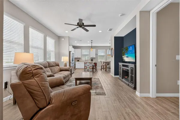 11511 ROLLING GREEN DR, Bradenton, FL 34211