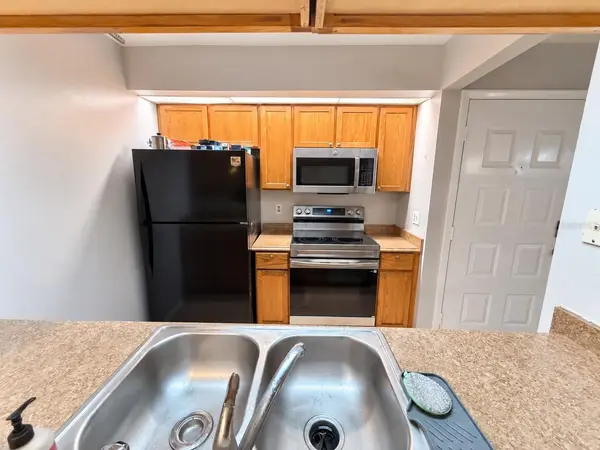 4209 WINDING MOSS TRL #201, Tampa, FL 33613