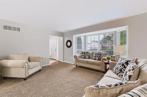 209 Harbour Pointe DR, Grover, MO 63040