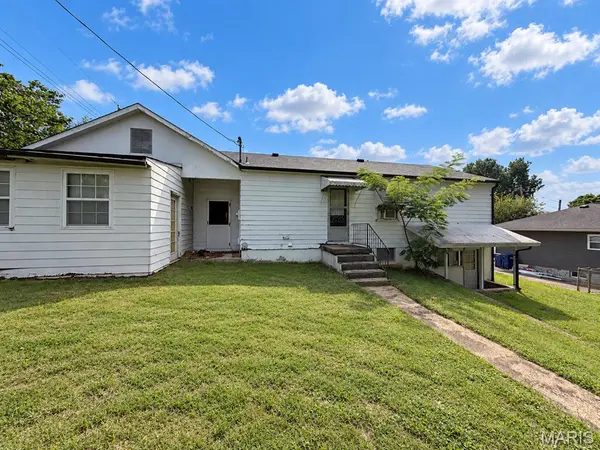 421 N Elm ST, Pacific, MO 63069