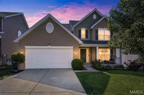 202 Wyndtrace CT, Lake St Louis, MO 63367
