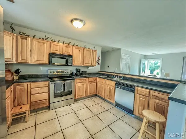 408 McMurry ST, Paris, MO 65275
