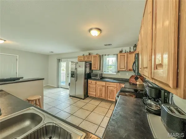 408 McMurry ST, Paris, MO 65275
