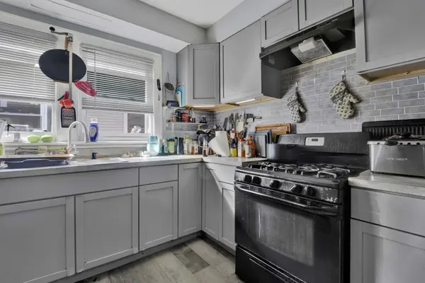 10155 S WENTWORTH AVE, Chicago, IL 60628