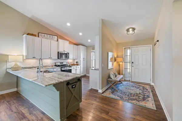 7737 205th ST W, Lakeville, MN 55044