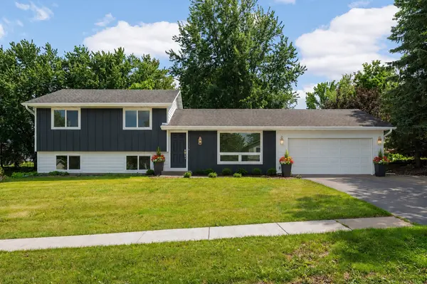 8090 159th ST W, Apple Valley, MN 55124