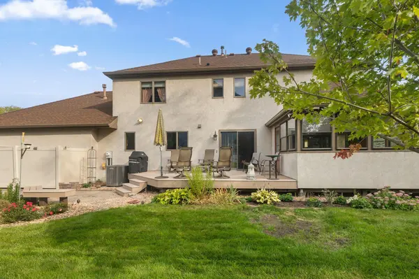 525 Sycamore CIR, Plymouth, MN 55441