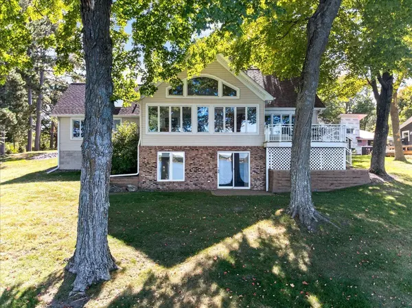 12500 Melody LN, Lindstrom, MN 55045
