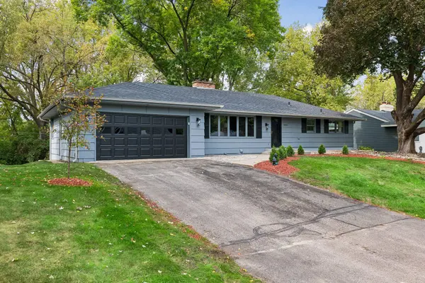5932 Walnut DR, Edina, MN 55436