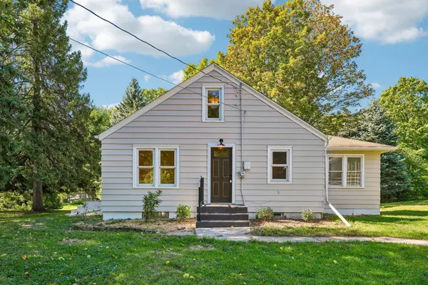 625 Bear AVE N, Vadnais Heights, MN 55127