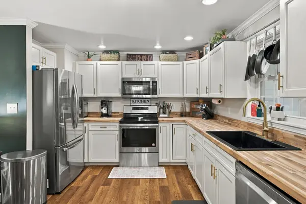 1420 Shoot Rd, Hartsville, TN 37074