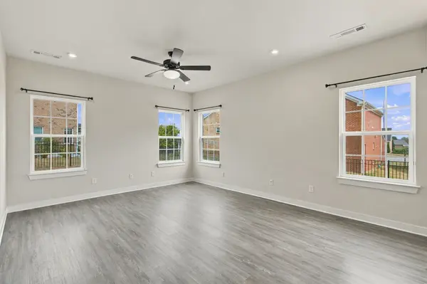 304 Finnegan Ct, Spring Hill, TN 37174
