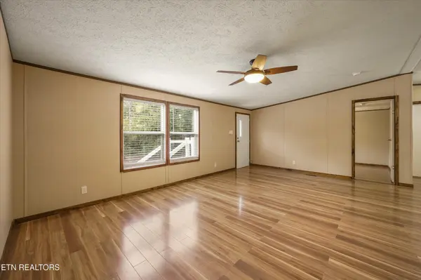 2321 W Copeland Drive, Powell, TN 37849