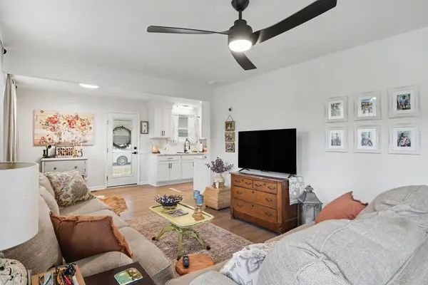 210 Alsup Dr, Springfield, TN 37172