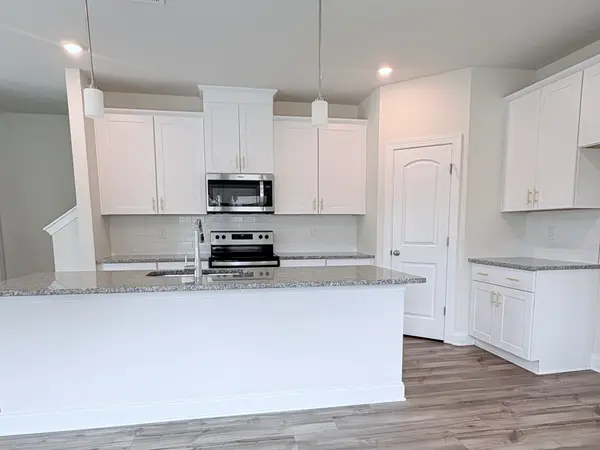 862 Longleaf Ln, Columbia, TN 38401