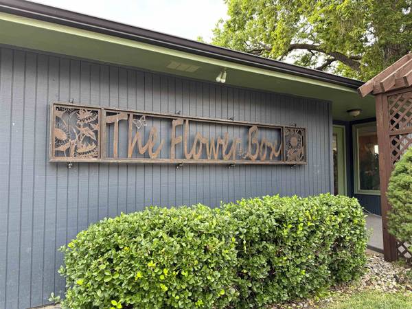 421 N Spruce St, Abilene, KS 67410