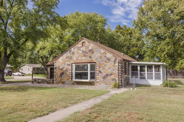 430 W 9th, Newton, KS 67114