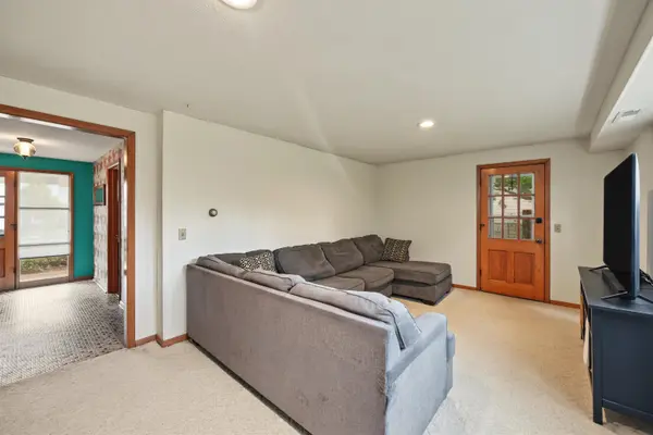 2076 Raymond Ave., Salina, KS 67401