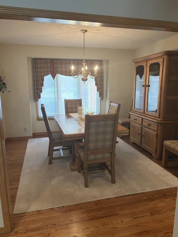 602 Ridge Point Dr, Mulvane, KS 67110