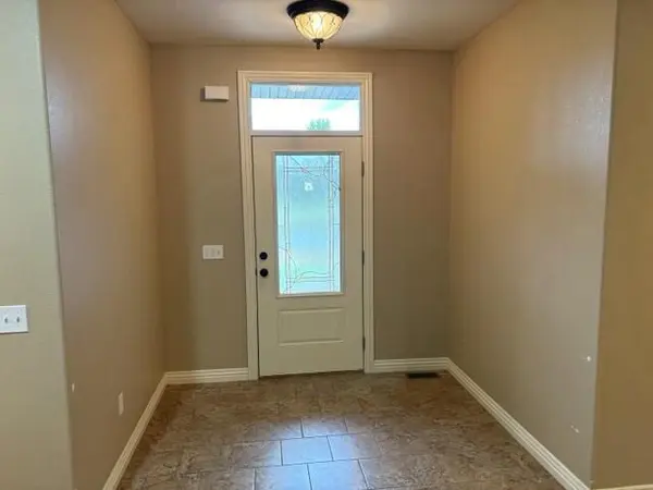 1103 Chicory LN, Aurora, MO 65605