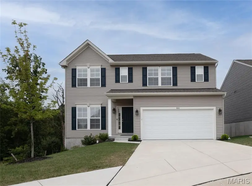 800 Kingston Hills CT, Fenton, MO 63026