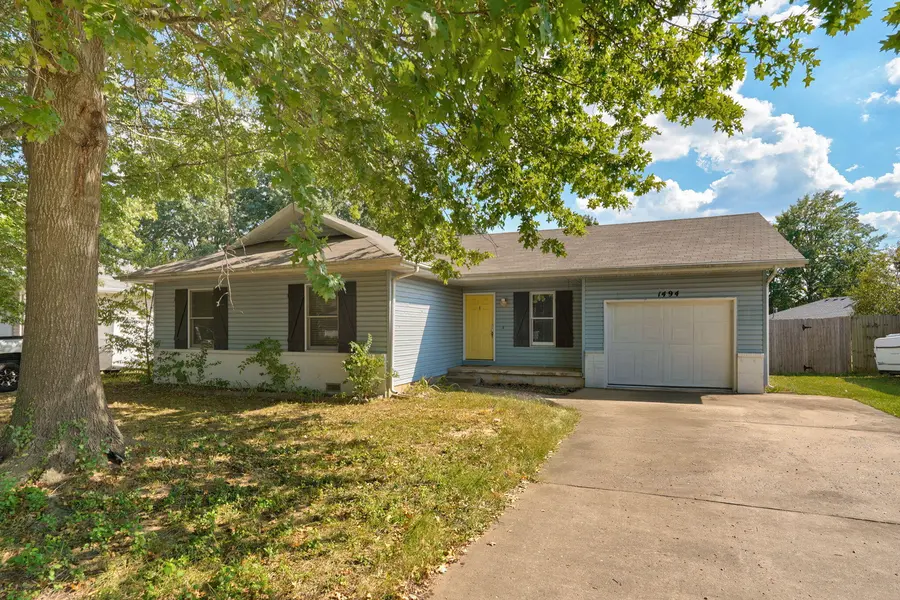 1494 W Daniels ST, Ozark, MO 65721