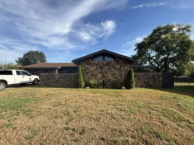 3336 E Alpine DR, Springfield, MO 65804
