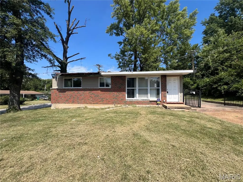 2241 Empress DR, St Louis, MO 63136