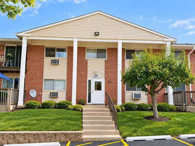 680 Marilyn AVE #210, Glendale Heights, IL 60139